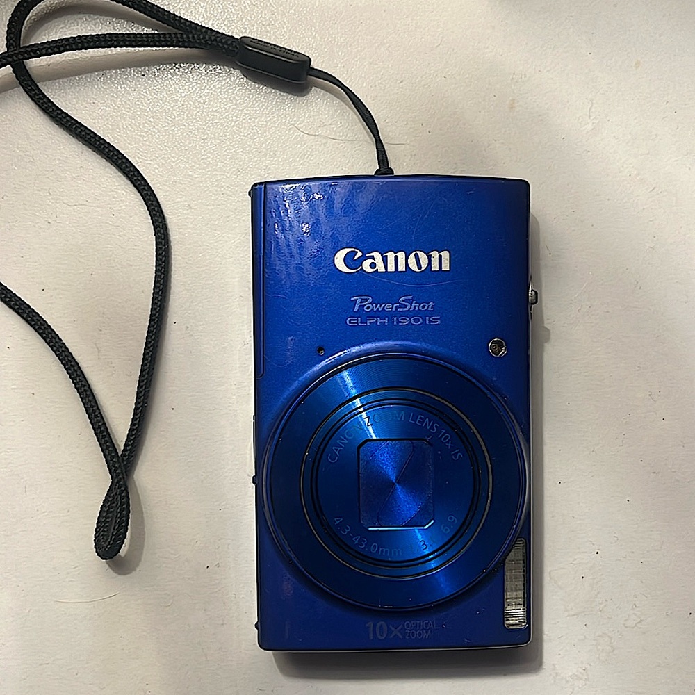 Canon PowerShot ELPH 115 is 16.0 MP Digital Camera with